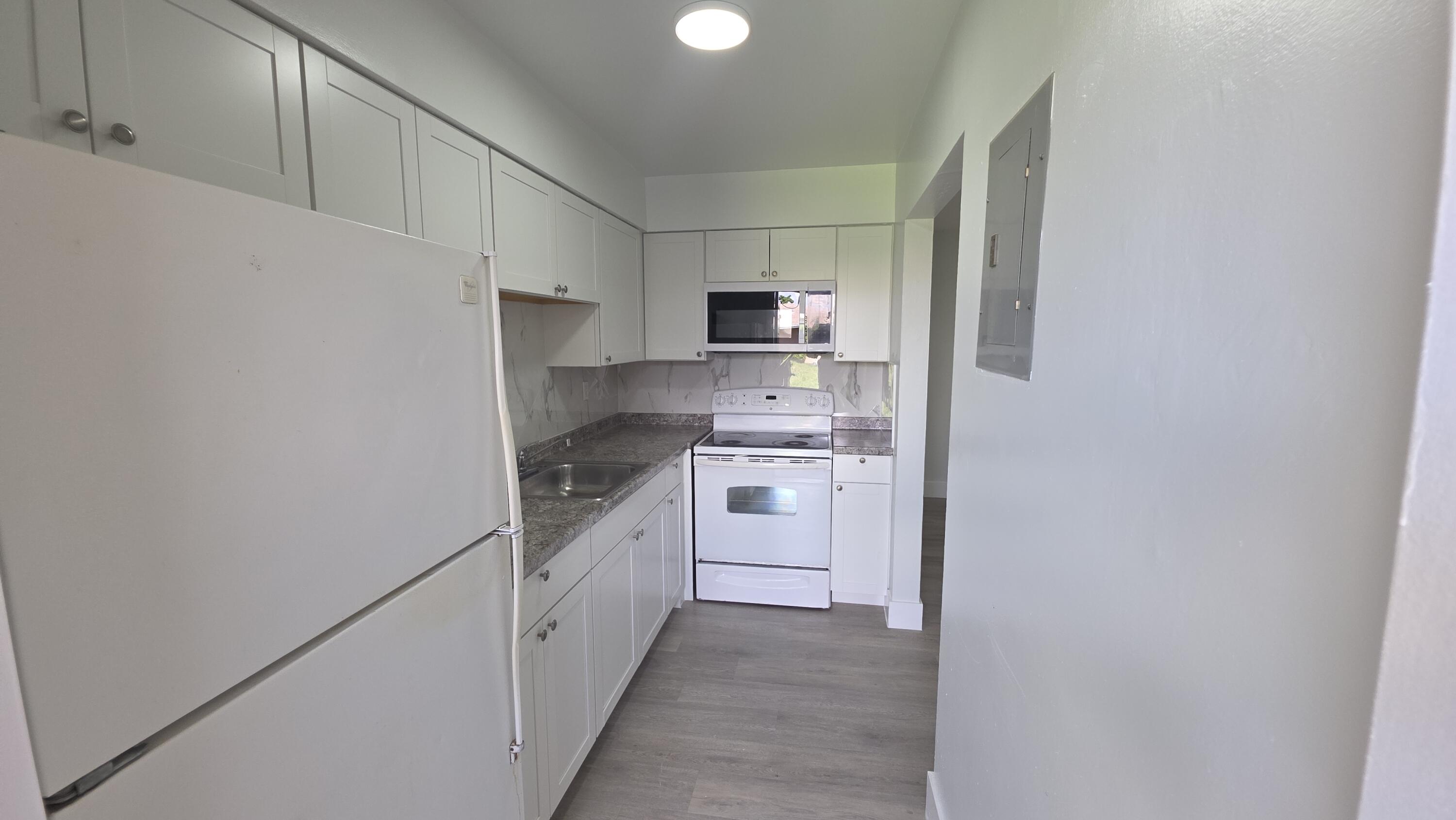 7612 PEMBROKE Road # C — Photo 5