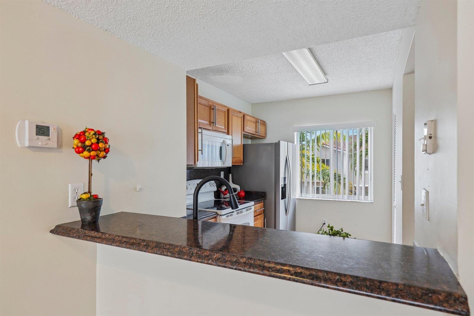12-web-or-mls-Riviera Cir-S2108-010