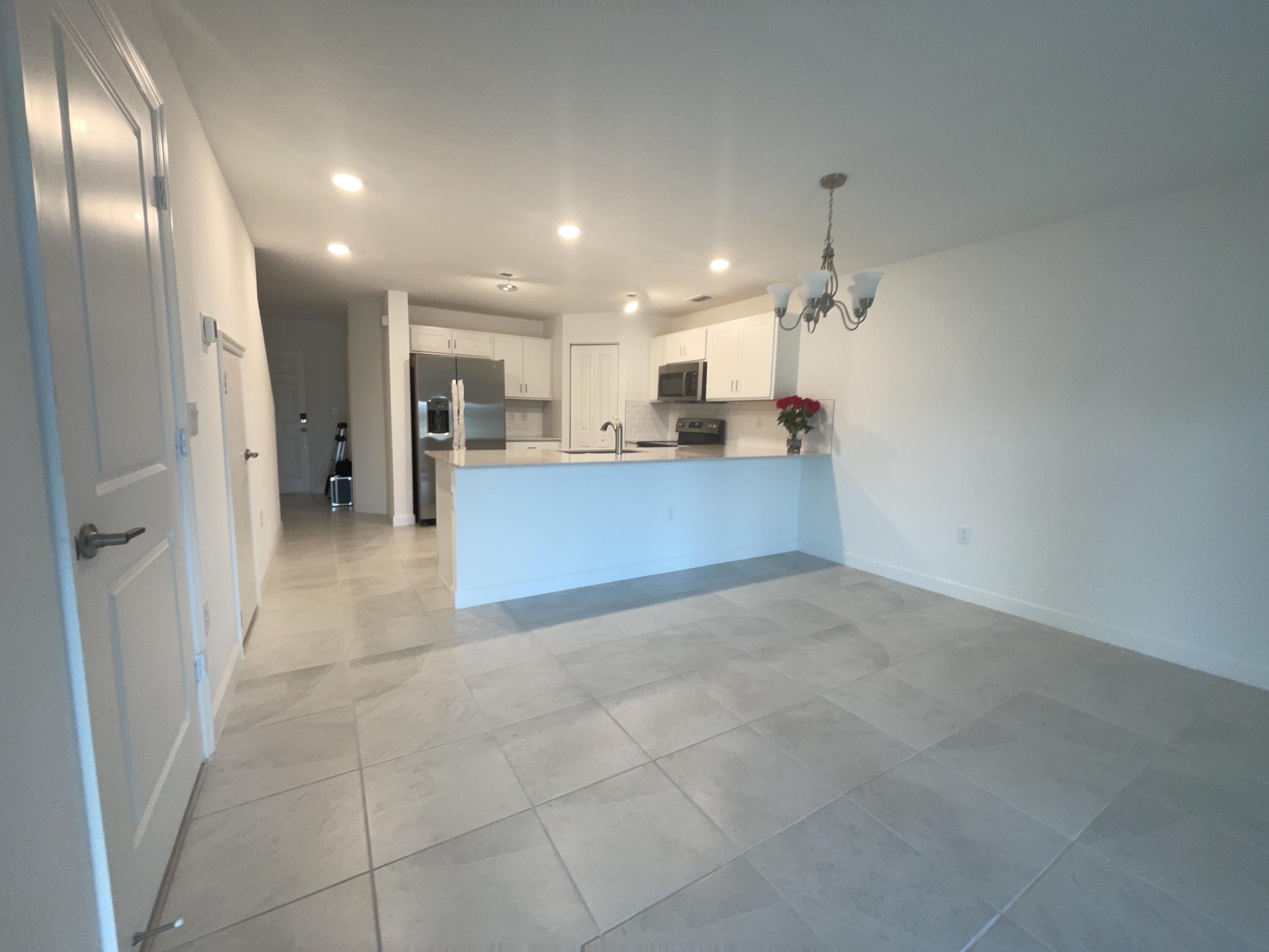 6907 Broadwater Lane — Photo 3