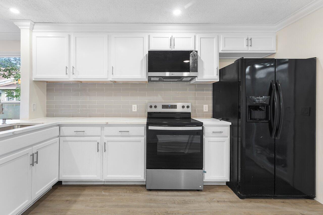 431 S Chillingworth Drive, West Palm Beach FL 33409