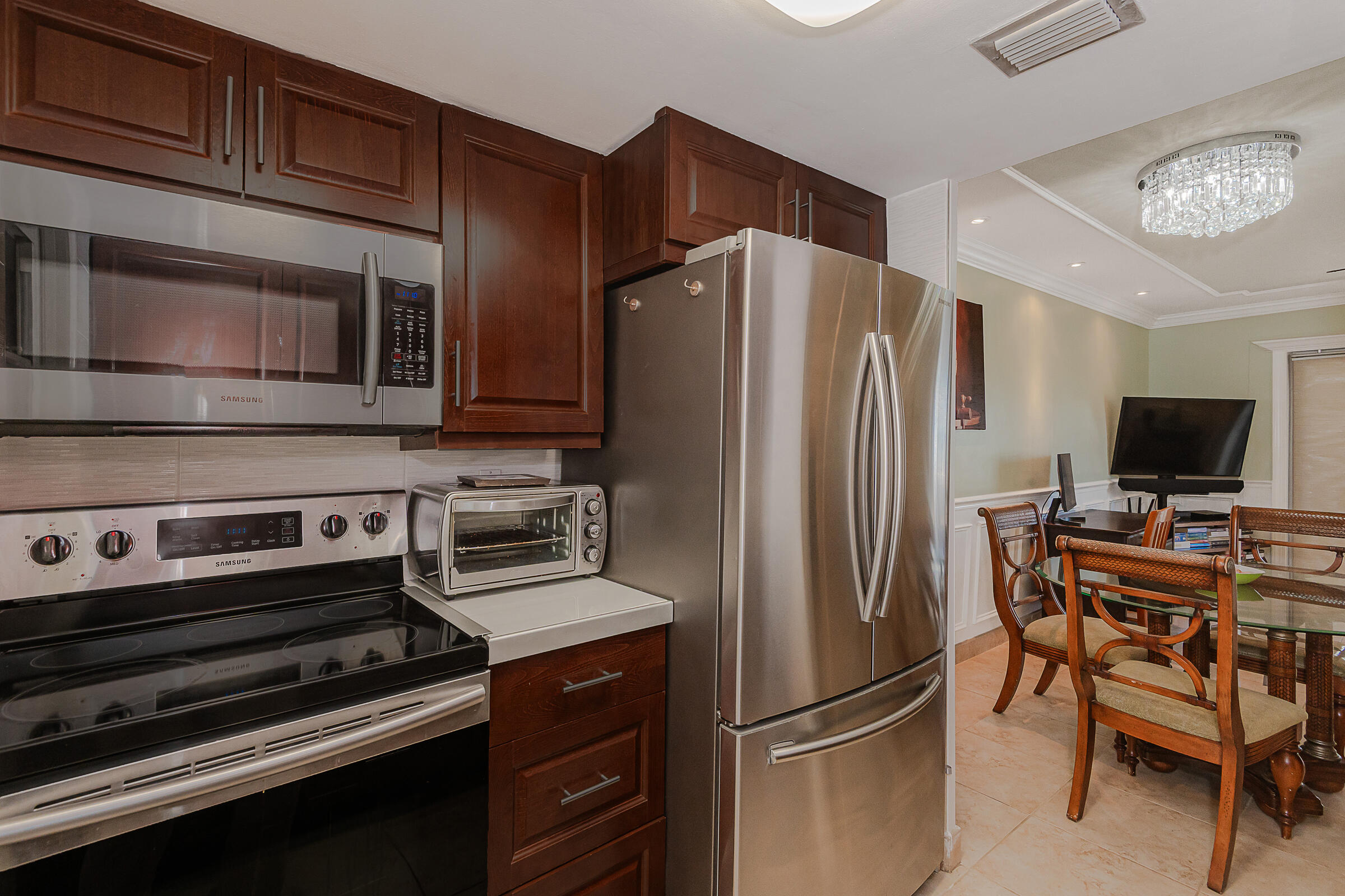 2076 S Ocean Drive # 207, Hallandale Beach FL 33009