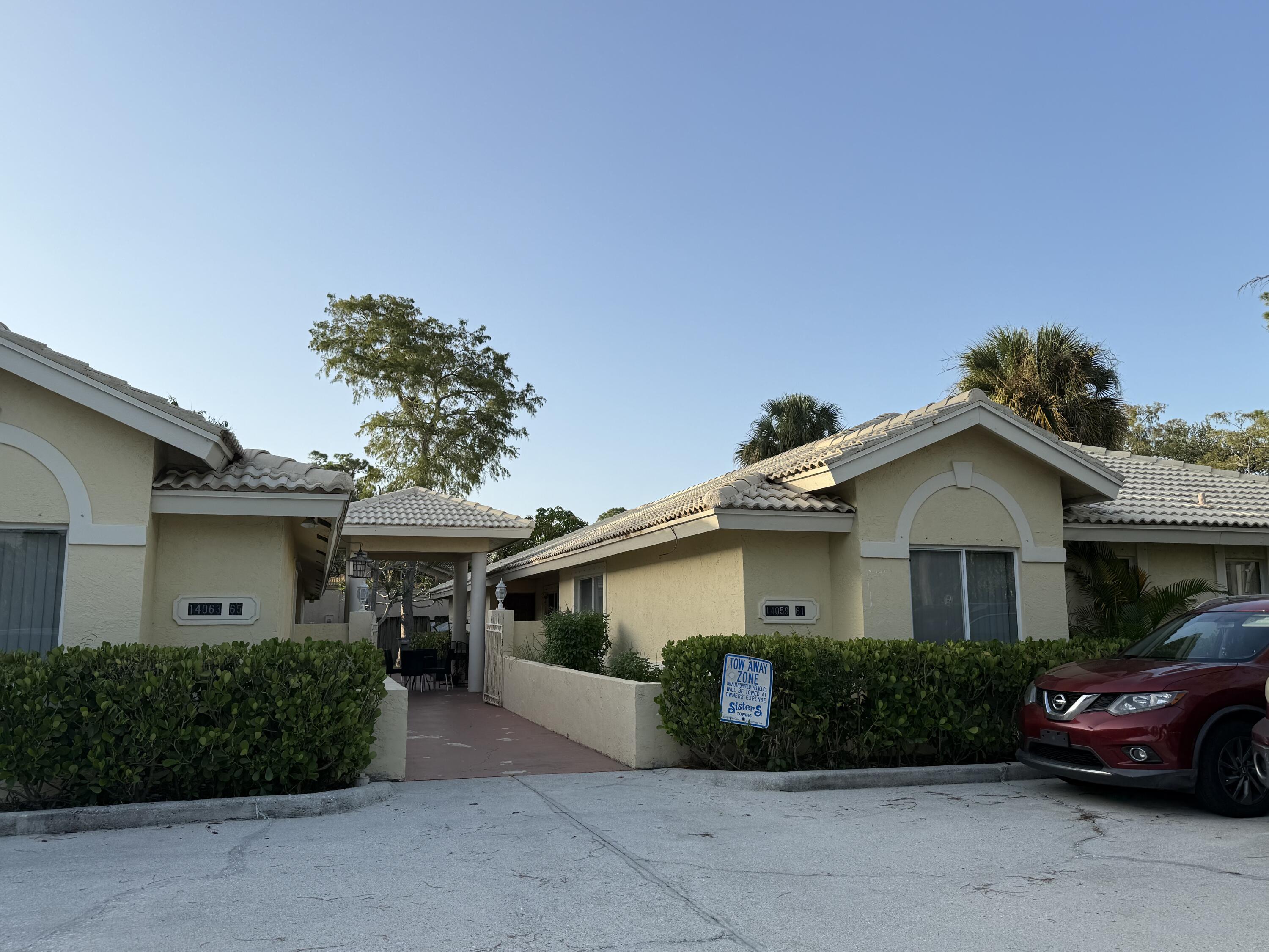 14063 Wellington Trace # 63, Wellington FL 33414