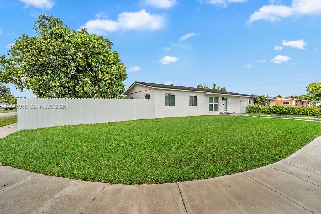 20400 NW 38th Ct — Photo 4