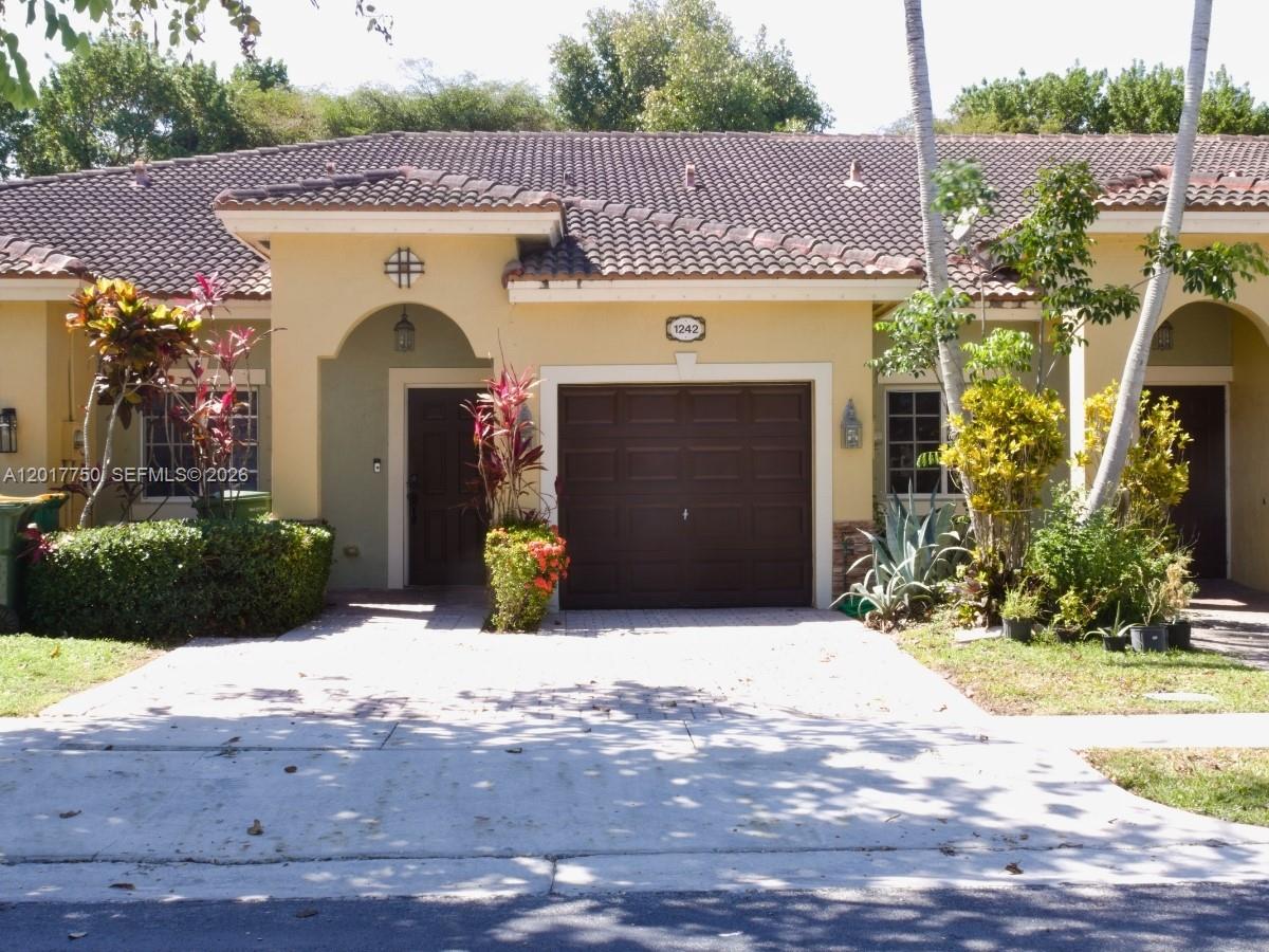 1242 NE 32nd Ave, Homestead FL 33033