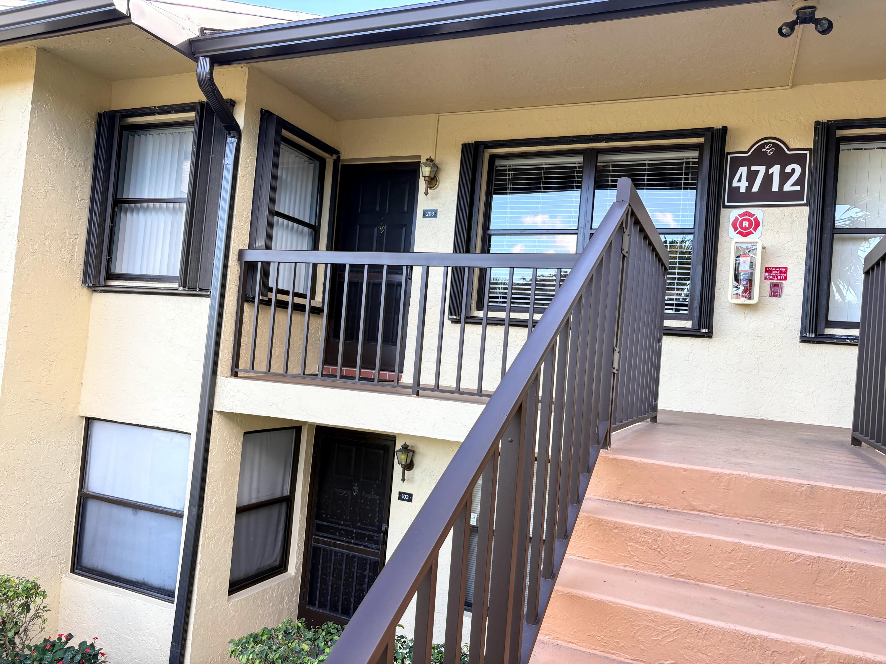 4712 E LUCERNE LAKES Boulevard E # 203, Lake Worth FL 33467