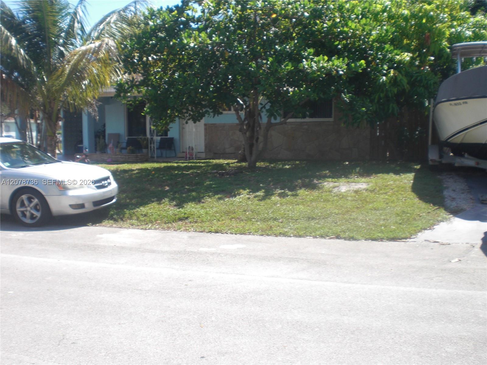 4940 SW 25th Ave — Photo 3