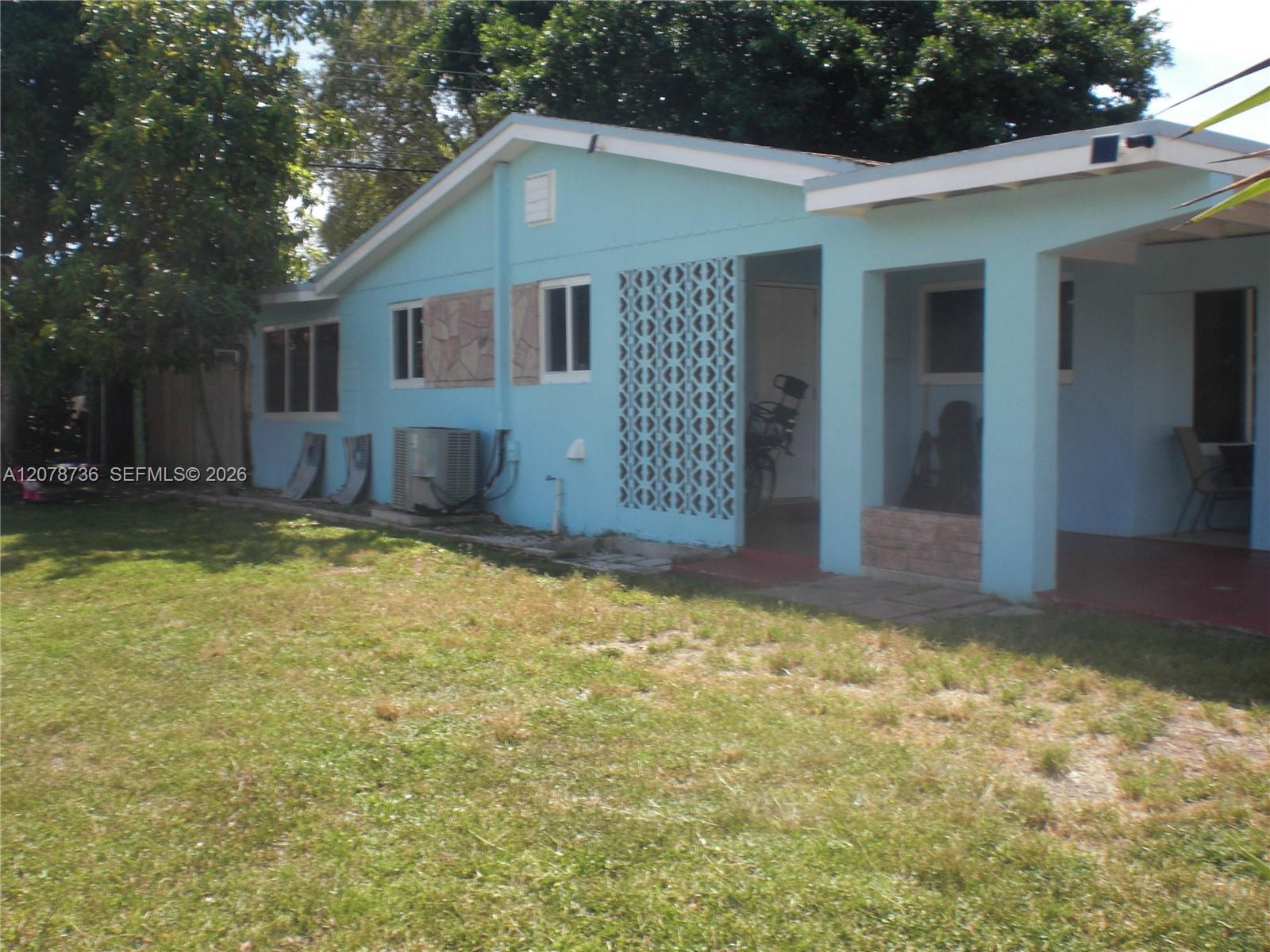 4940 SW 25th Ave — Photo 5