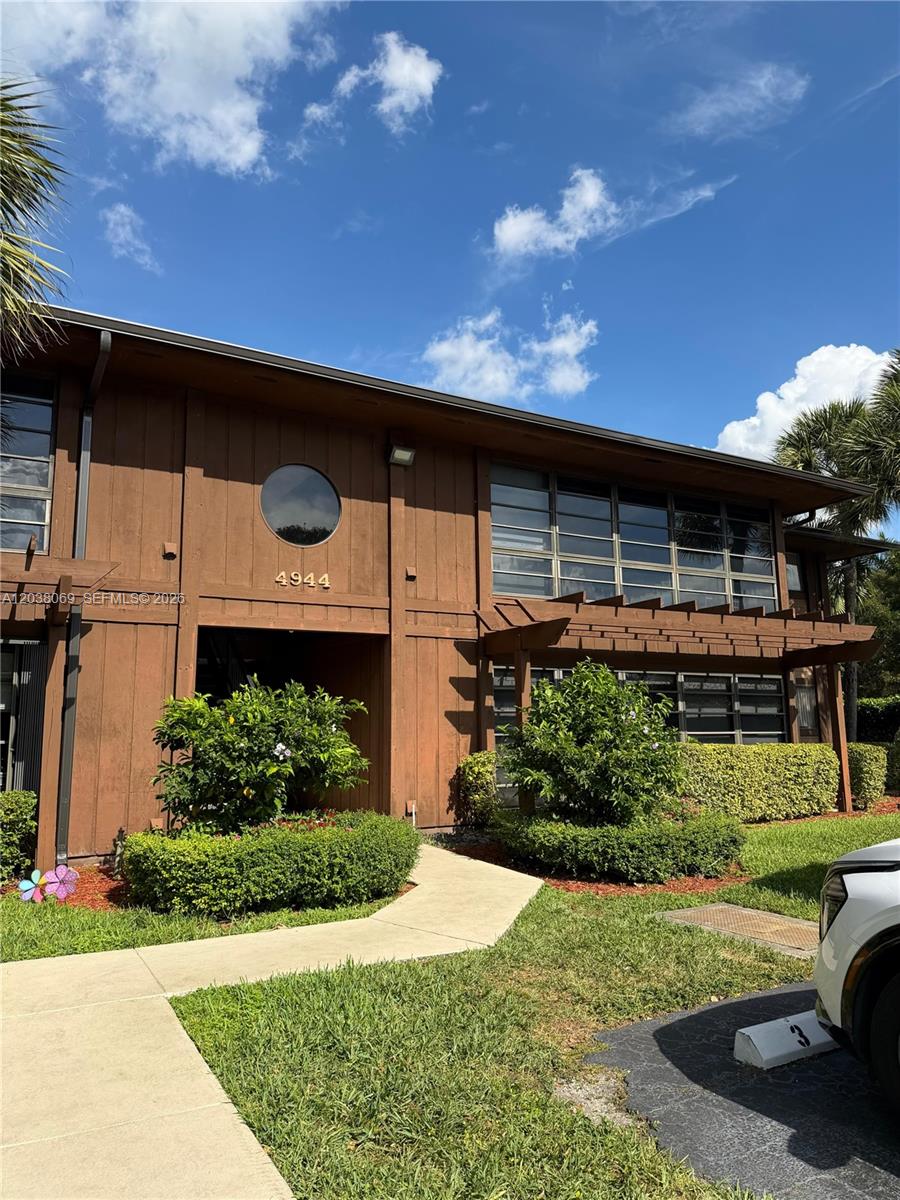 4944 NW 102nd Ave # 3, Doral FL 33178