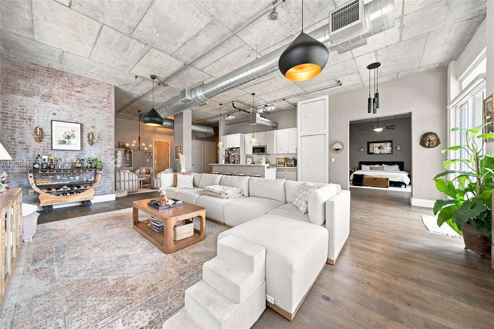 410 NW 1st Ave # 202 — Photo 4