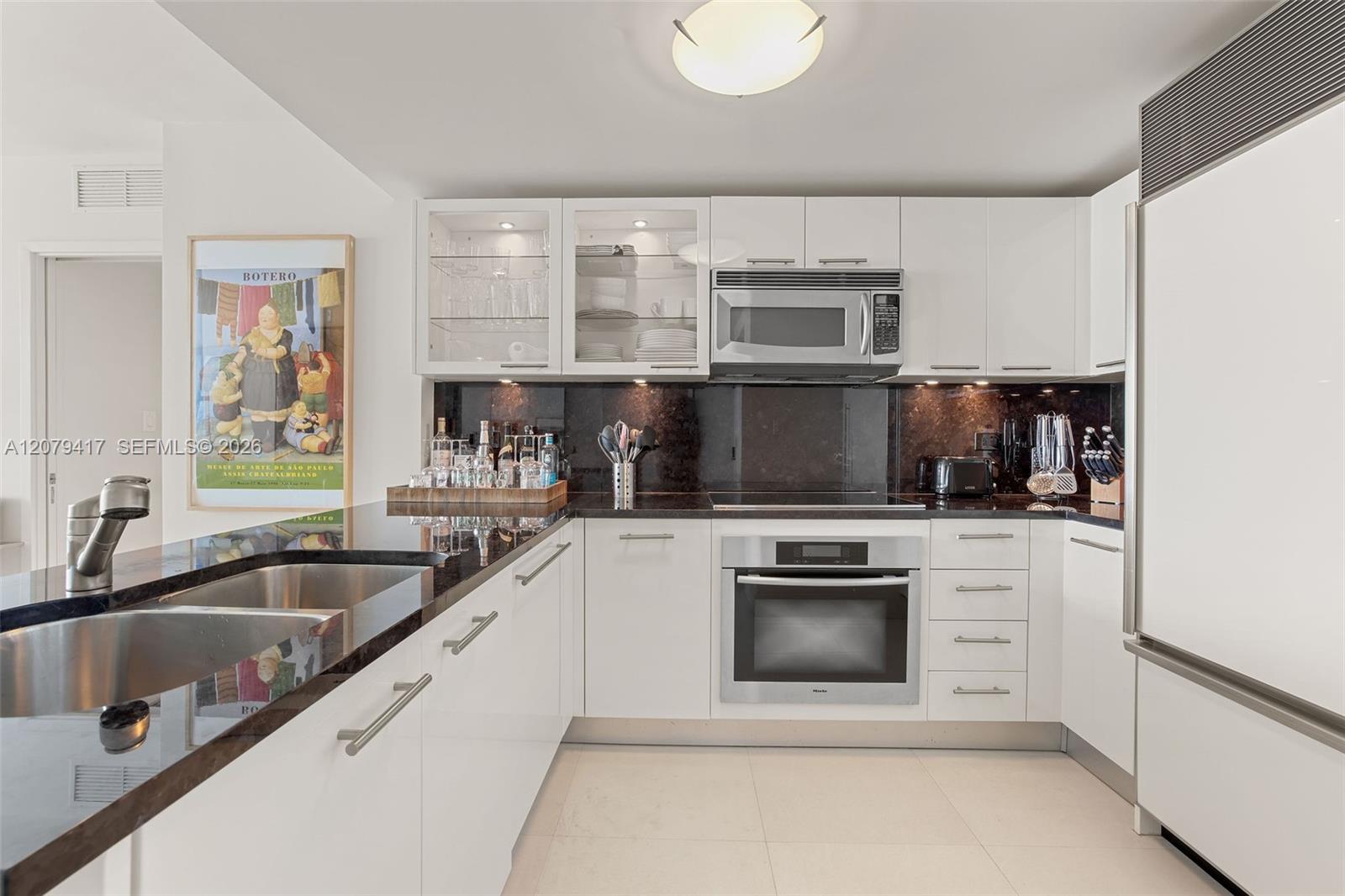 6801 Collins Ave # 1401 — Photo 2