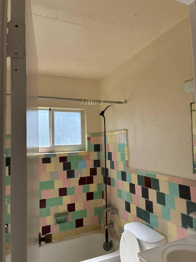 829 NW 10TH Terrace # 5 — Photo 3