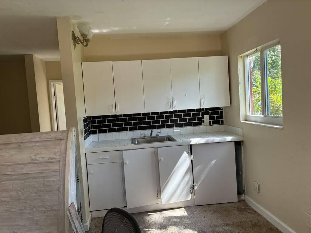 829 NW 10TH Terrace # 5 — Photo 4