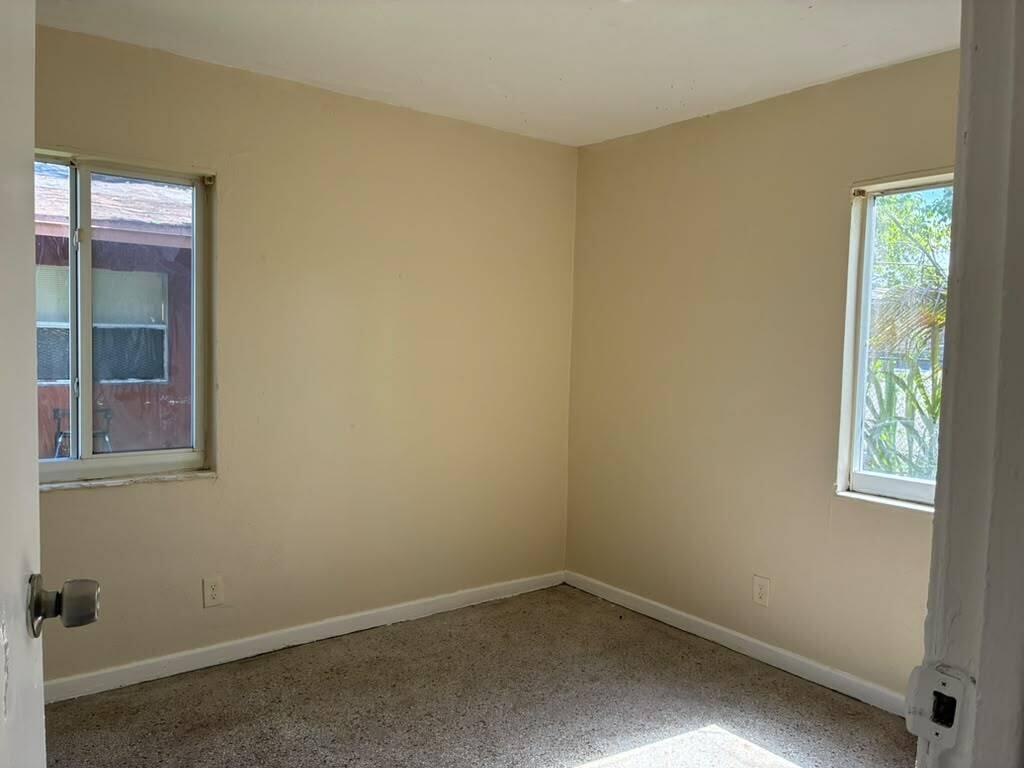 829 NW 10TH Terrace # 5 — Photo 2
