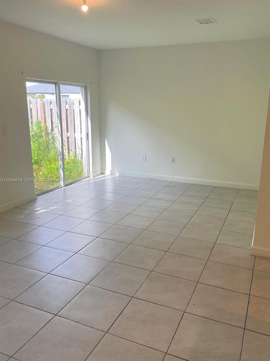 2678 SE 10th St # 2678 — Photo 2