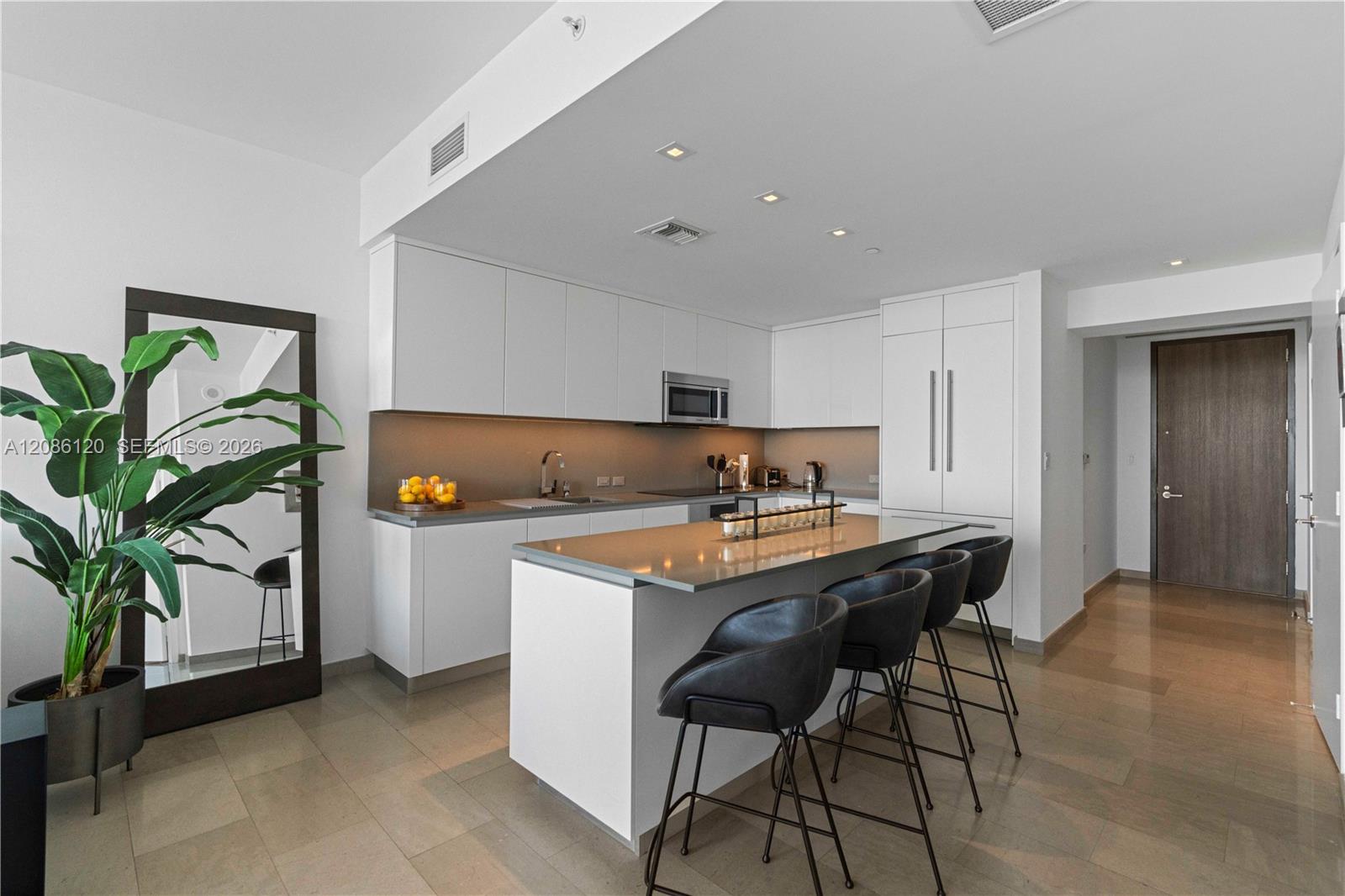 88 SW 7th St # 2906 — Photo 2