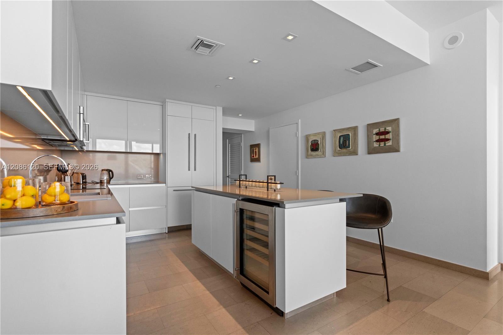 88 SW 7th St # 2906 — Photo 3