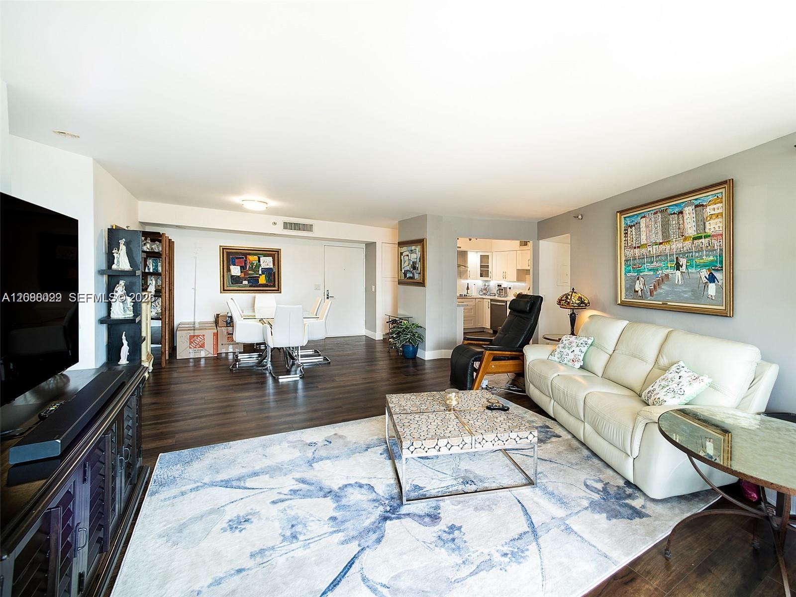 3500 Mystic Pointe Dr # 1607 — Photo 4