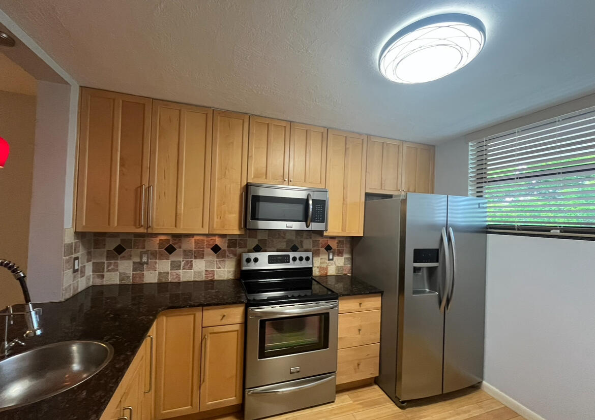 114 LAKE EMERALD Drive # 401 — Photo 4