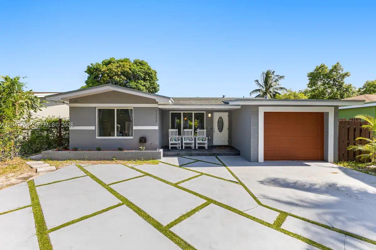 1240 NE 159th St, North Miami Beach FL 33162