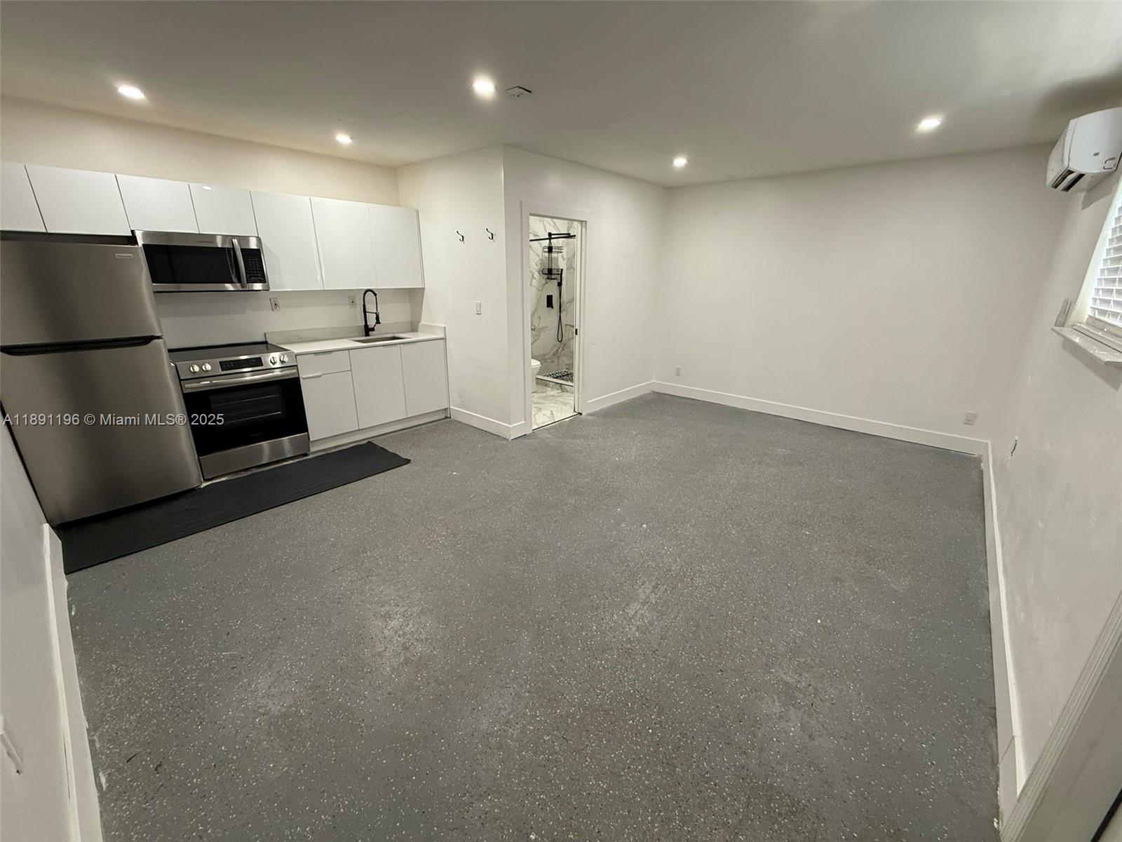 4300 NW 3rd Ct # 1, Plantation FL 33317