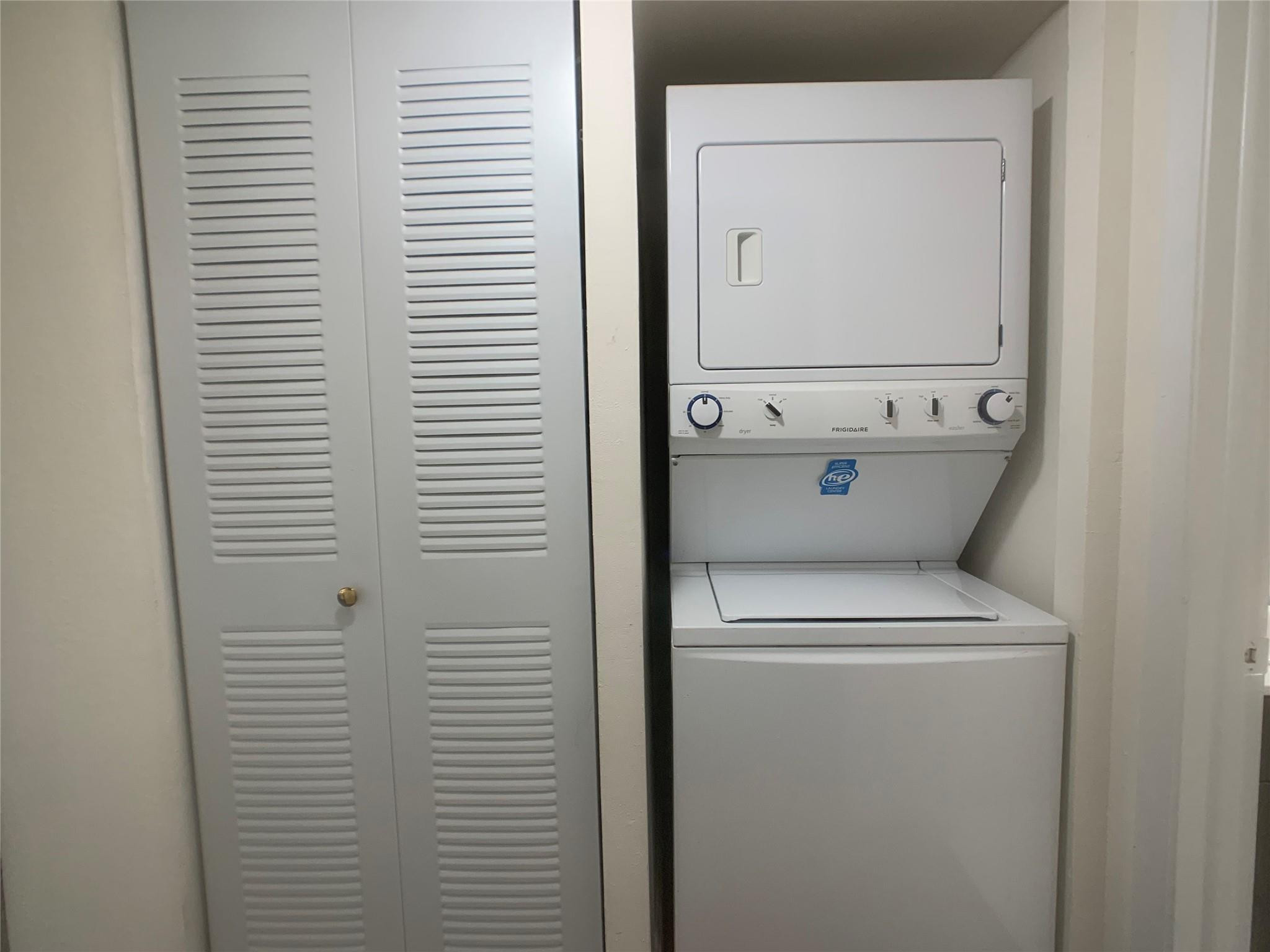 18335 NW 68 Avenue # 323A — Photo 5