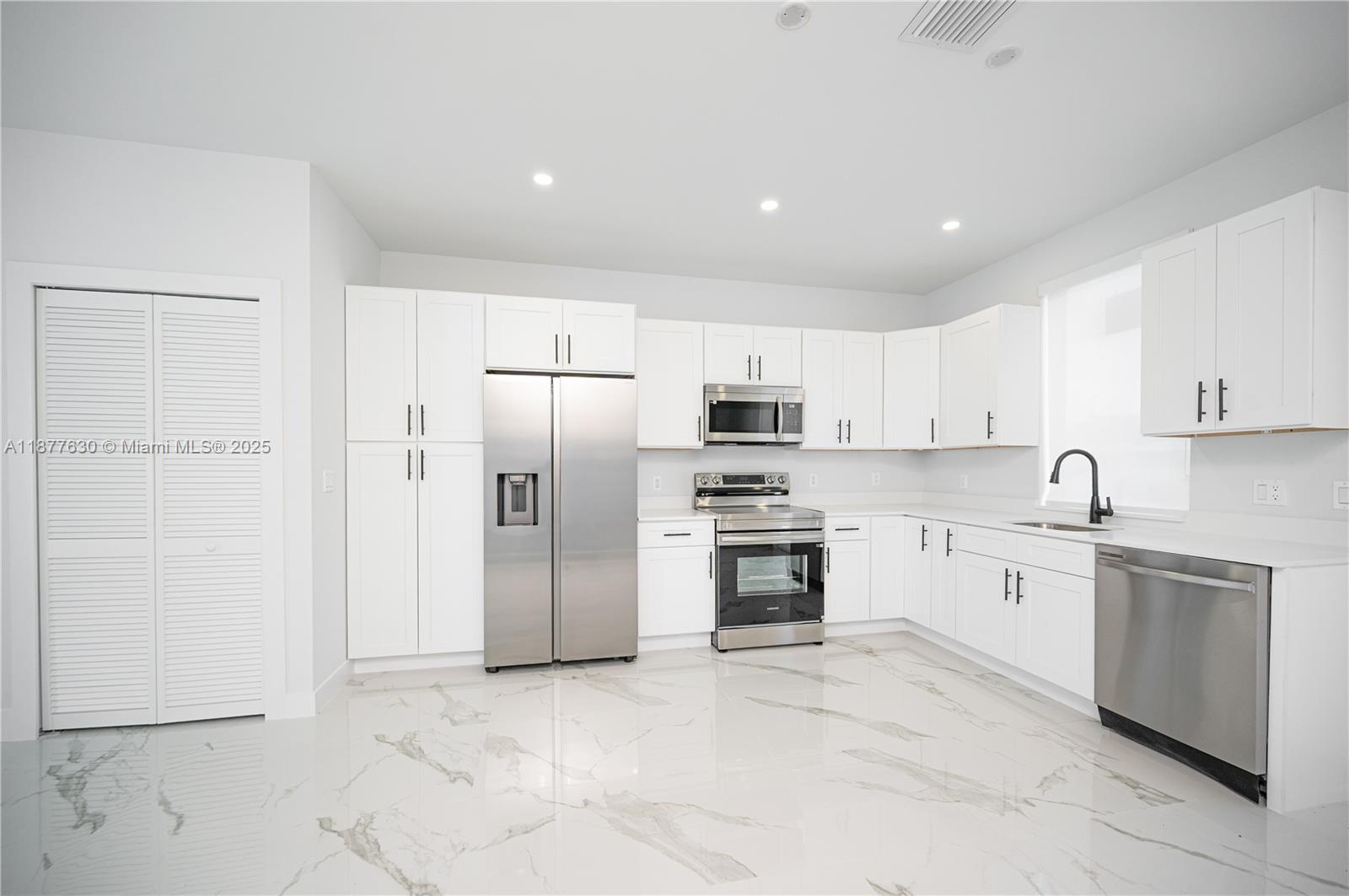 238NW 2nd St # 5, Florida City FL 33034