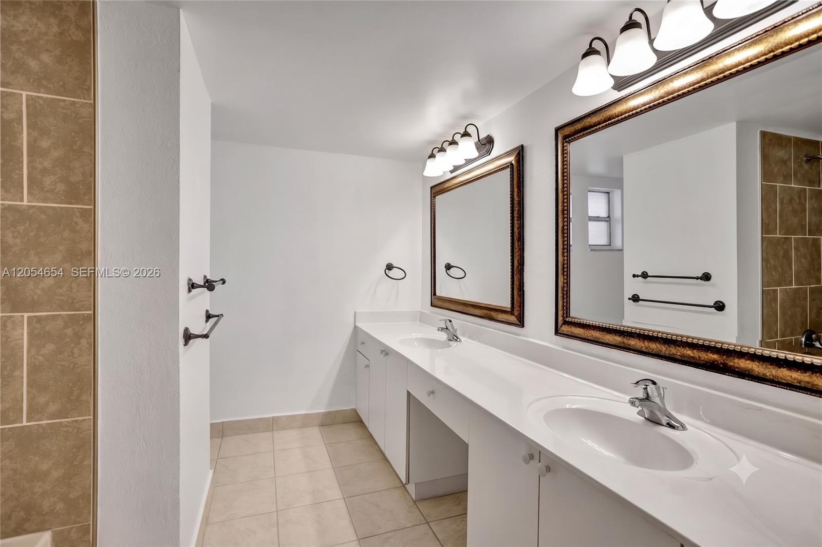 4205 N University Dr # 303 — Photo 4