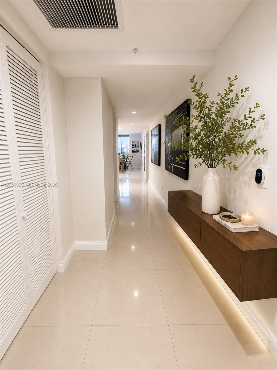 185 SW 7th St # 2503 — Photo 3