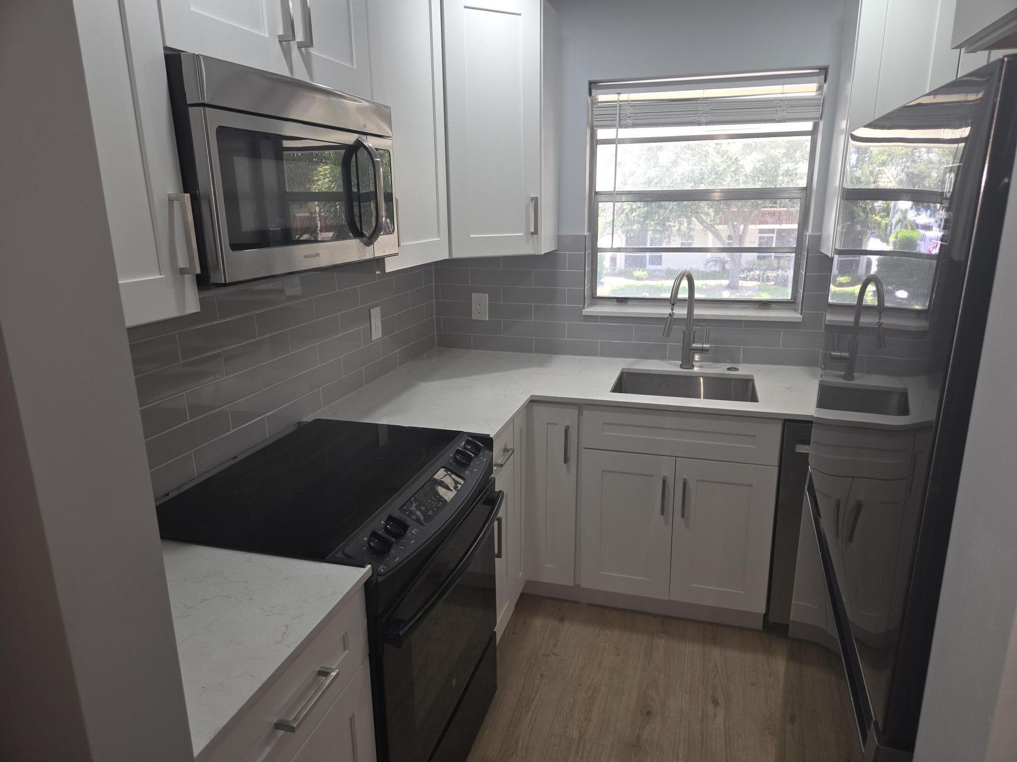 2800 NE 14th St # 217 — Photo 4