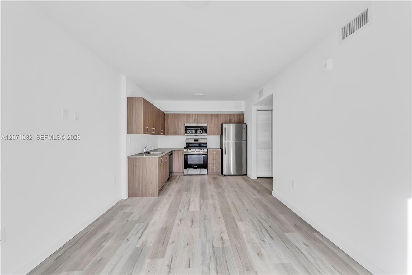 175 NW 160TH ST # 309, North Miami Beach FL 33169