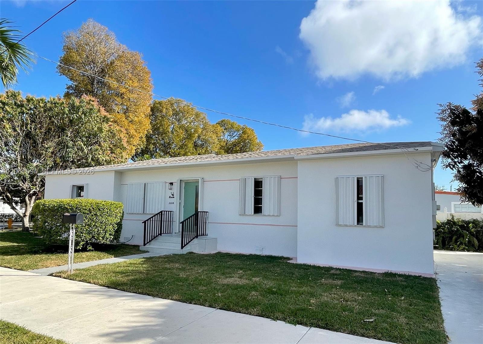 3200 SW 2nd St # B, Miami FL 33135