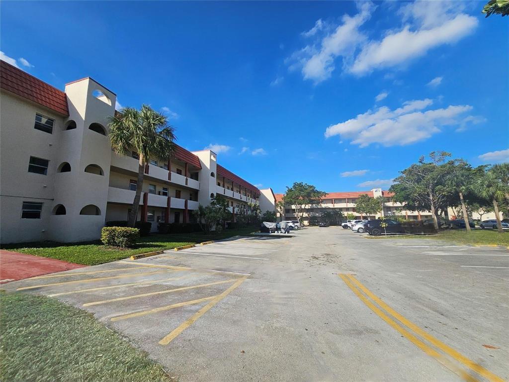 3051 Sunrise Lakes Drive E # 203, Sunrise FL 33322