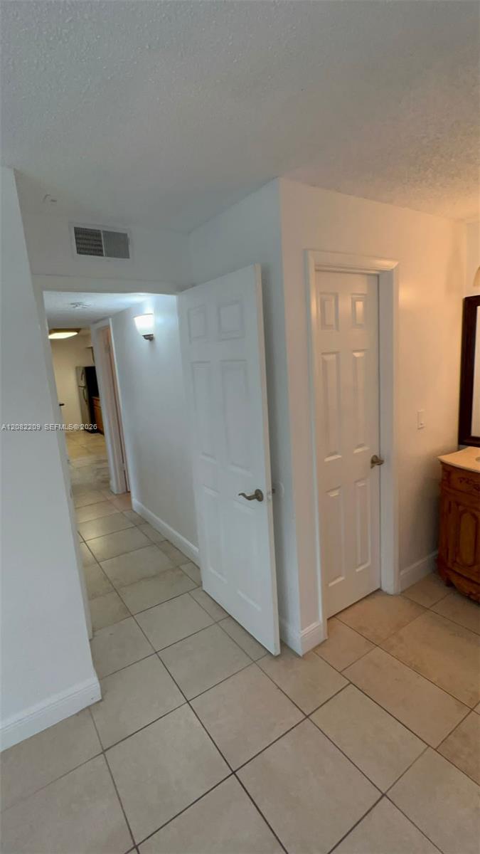 1263 SW 46th Ave # 2104 — Photo 2