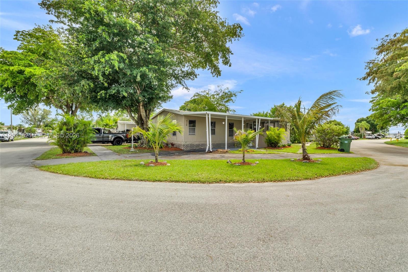 710 NW 217th Way, Pembroke Pines FL 33029