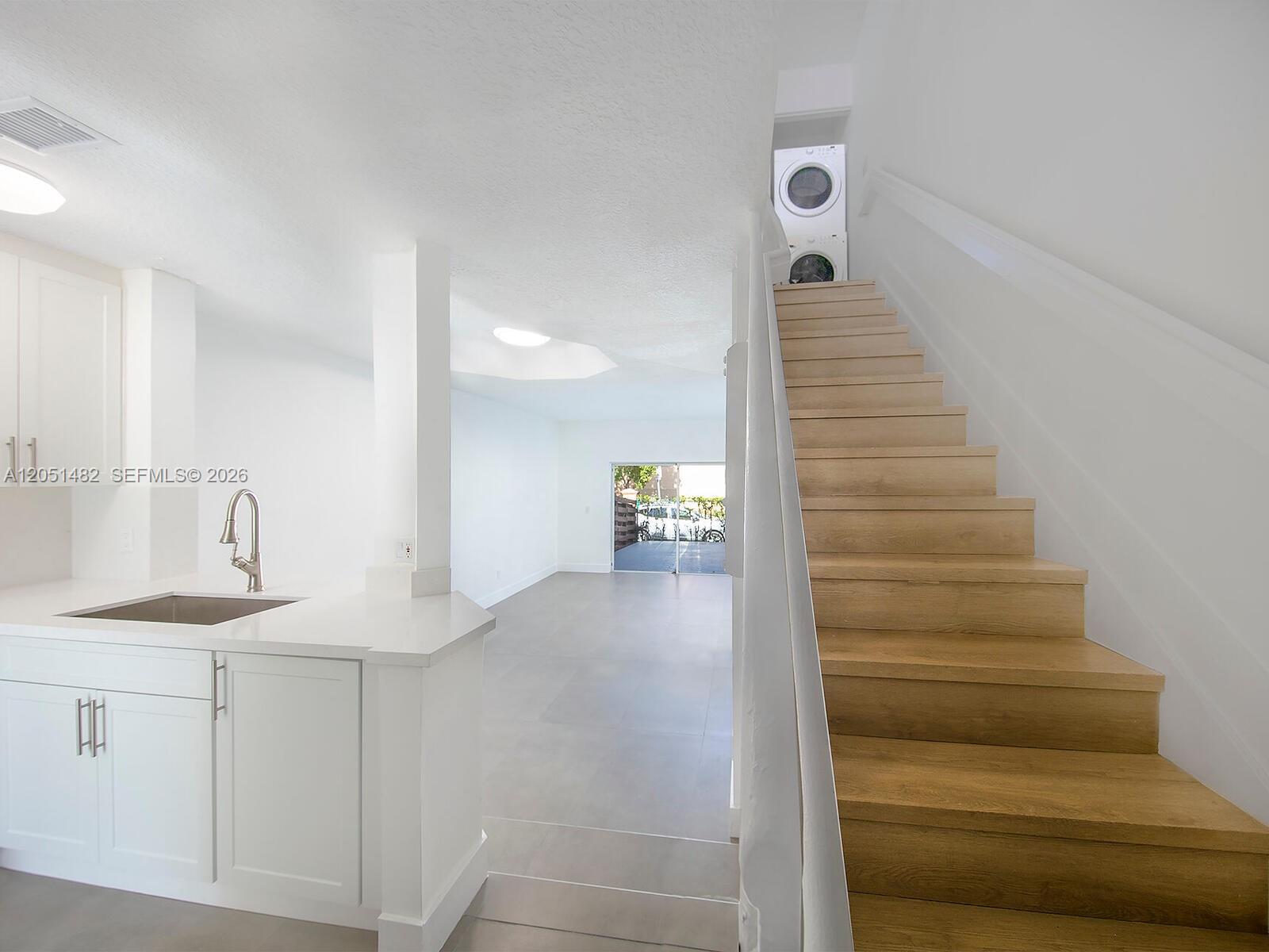 8260 NW 10th St # 6, Miami FL 33126