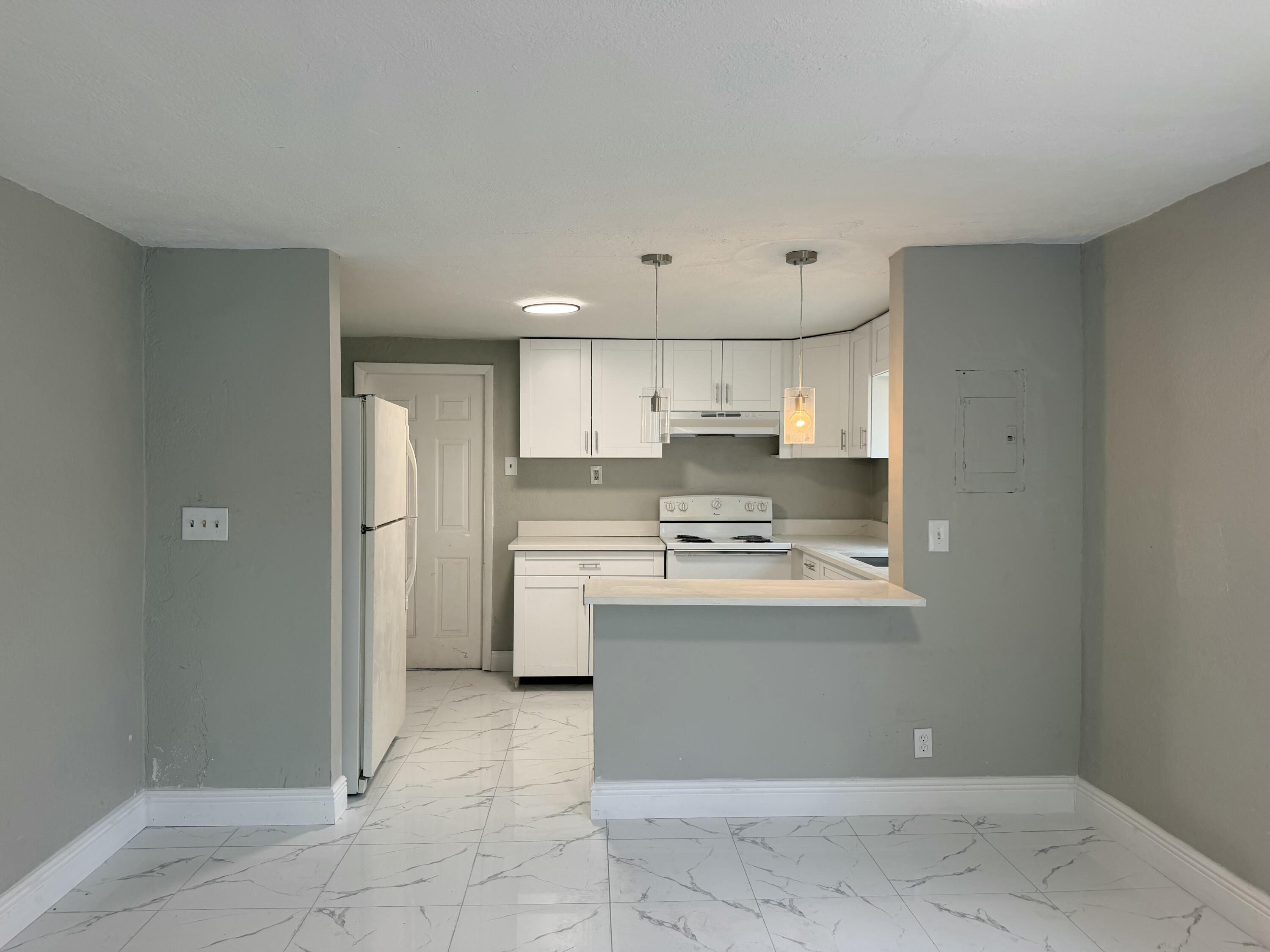 605 NW 9TH Avenue — Photo 2