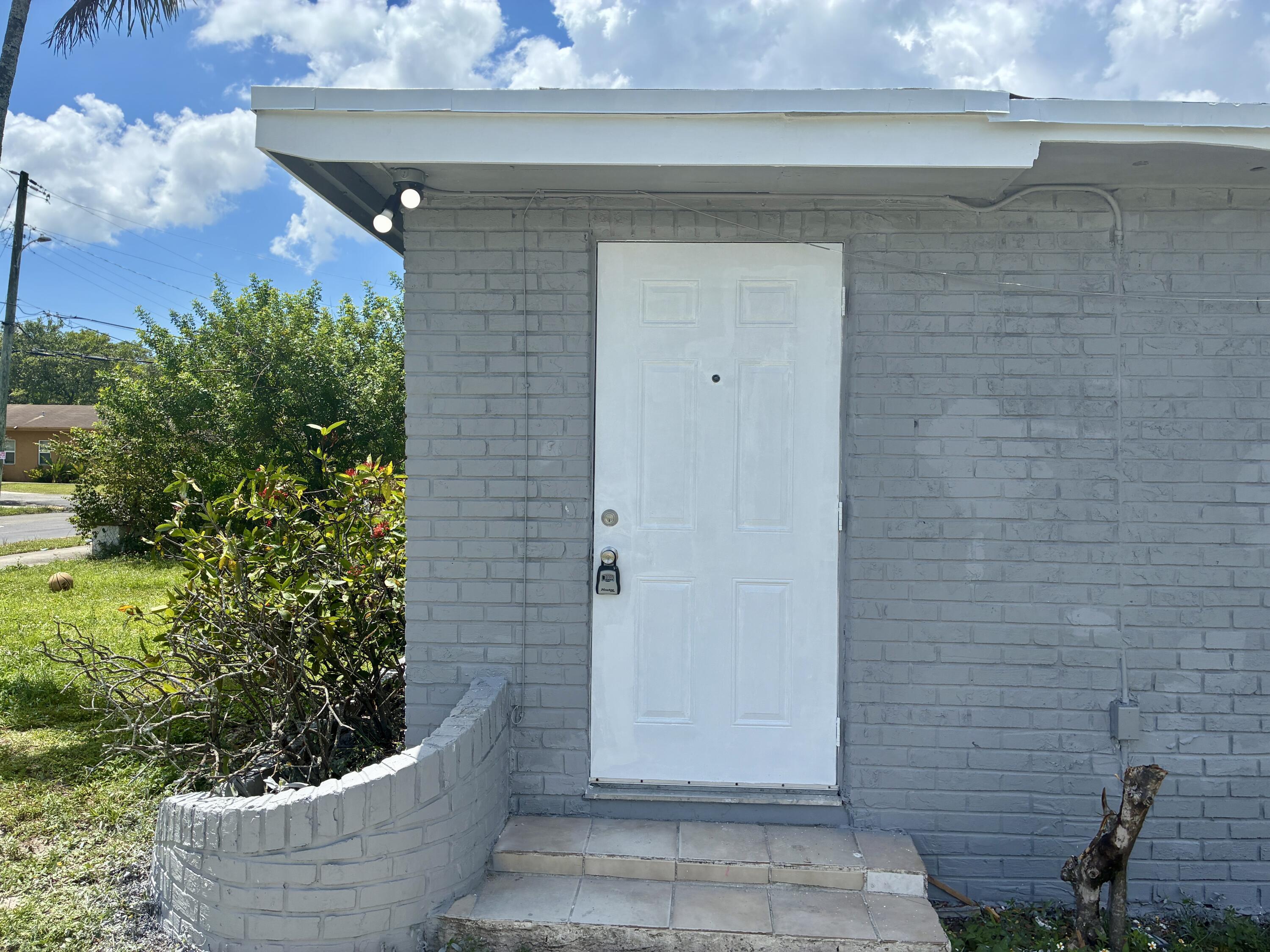 605 NW 9TH Avenue — Photo 5