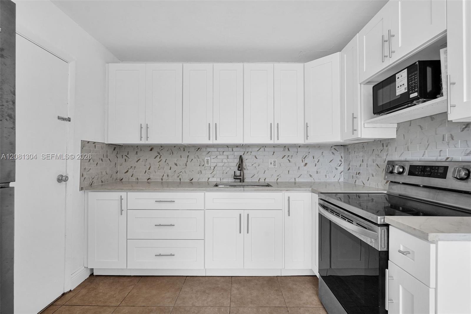 3541 NW 7th Pl # 3541 — Photo 5