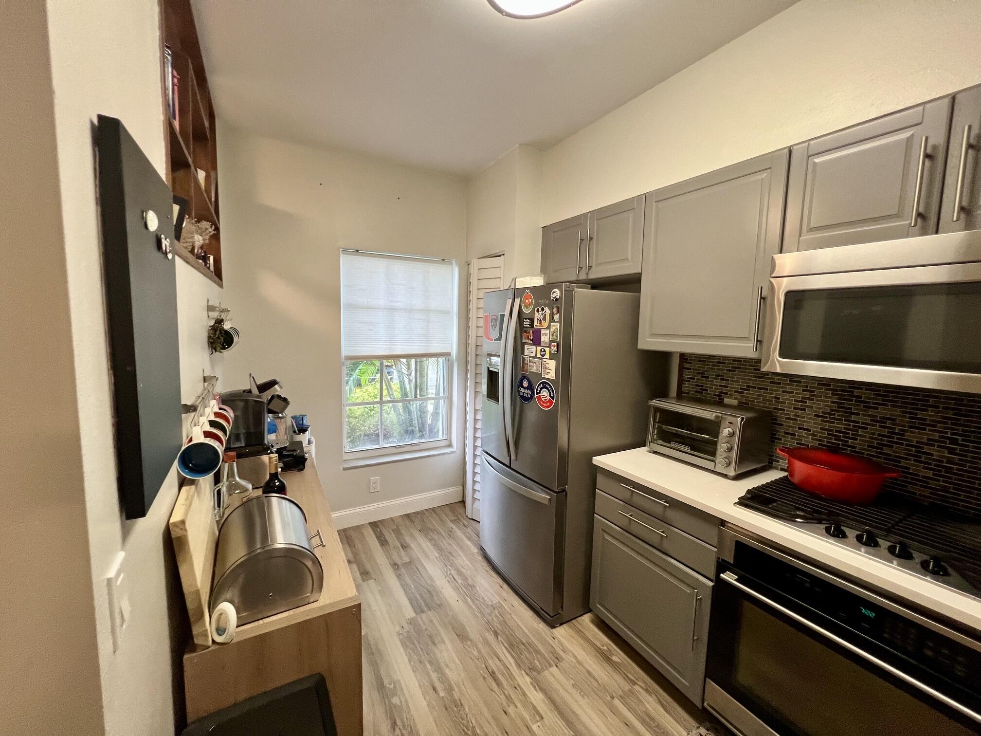 7844 Dixie Beach Circle — Photo 3