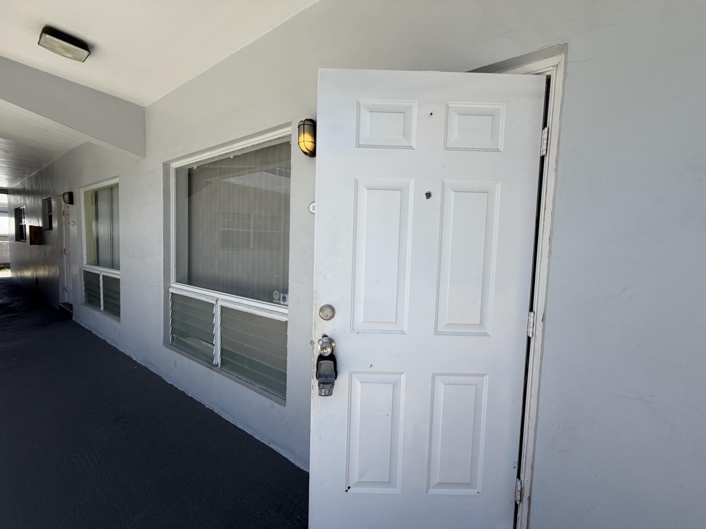 915 NE 8th Street # 104, Hallandale Beach FL 33009