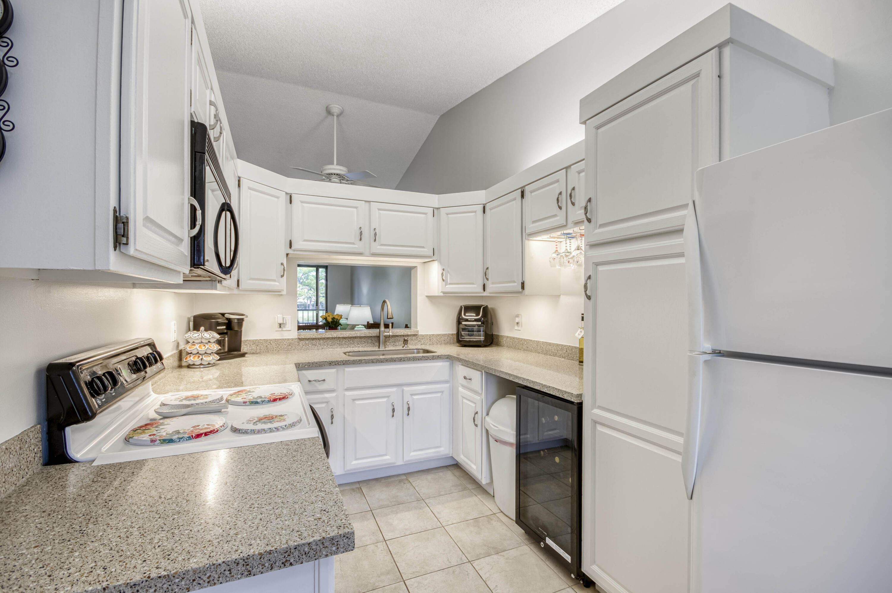 1132 Keystone Drive # A — Photo 3