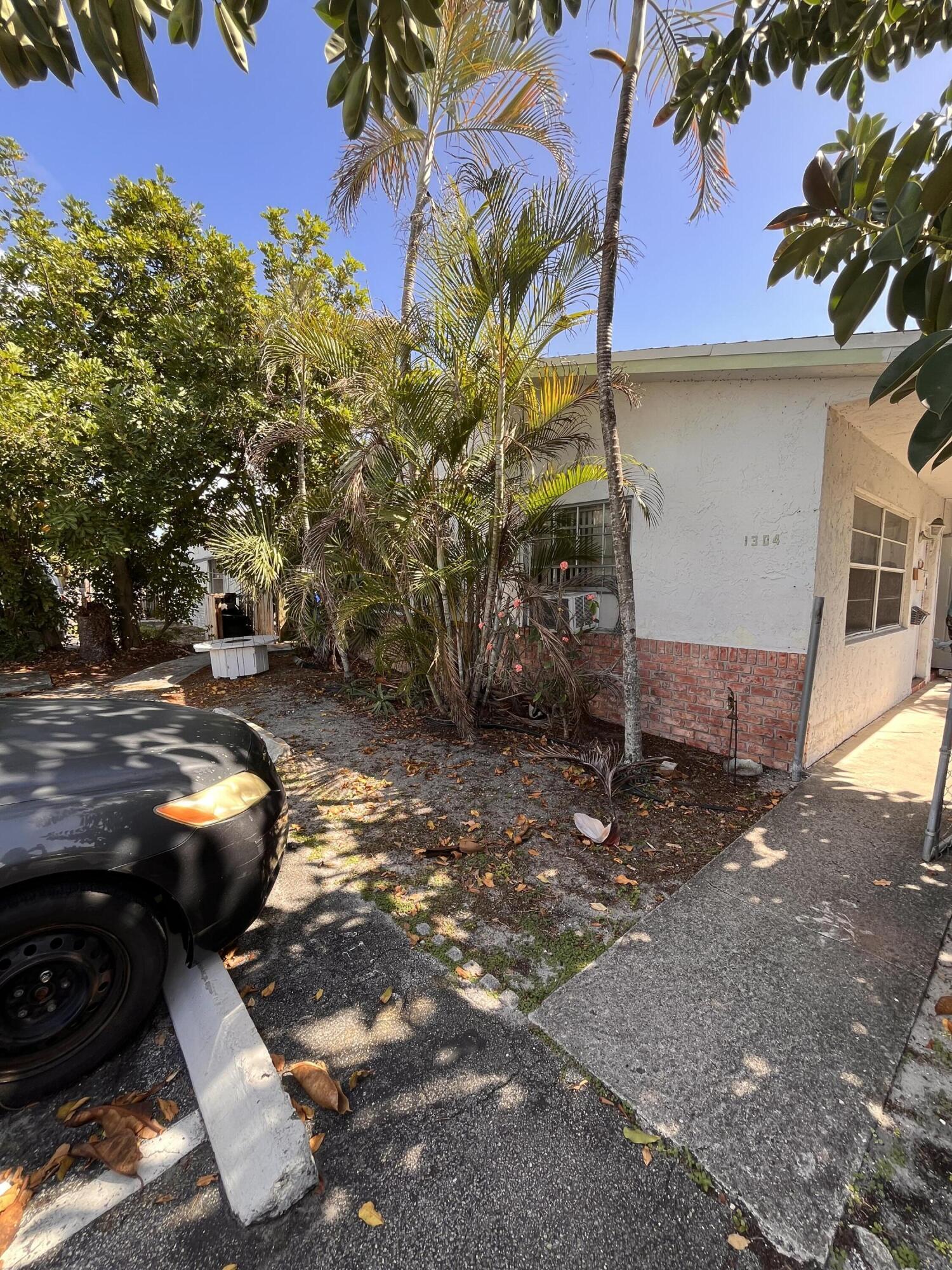 1304 NE 4th Street — Photo 2