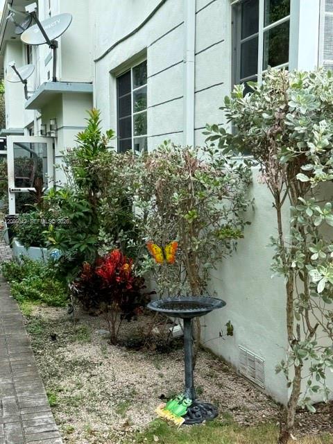1995 Marseille Dr # 8 — Photo 4