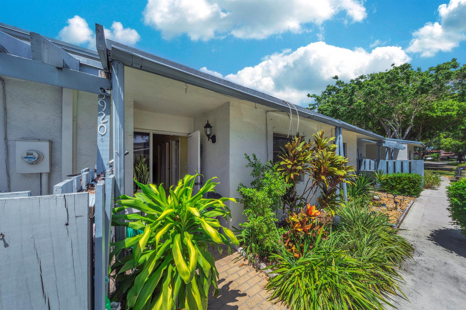 3920 SW 69th Terrace, Miramar FL 33023
