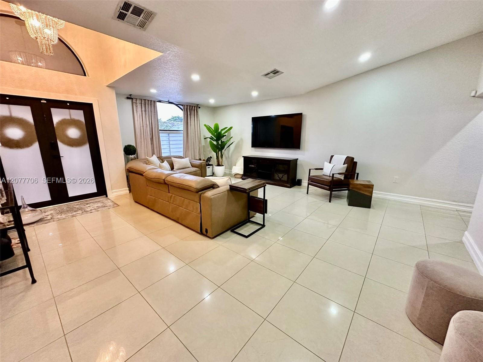 9021 NW 150th Ter — Photo 2