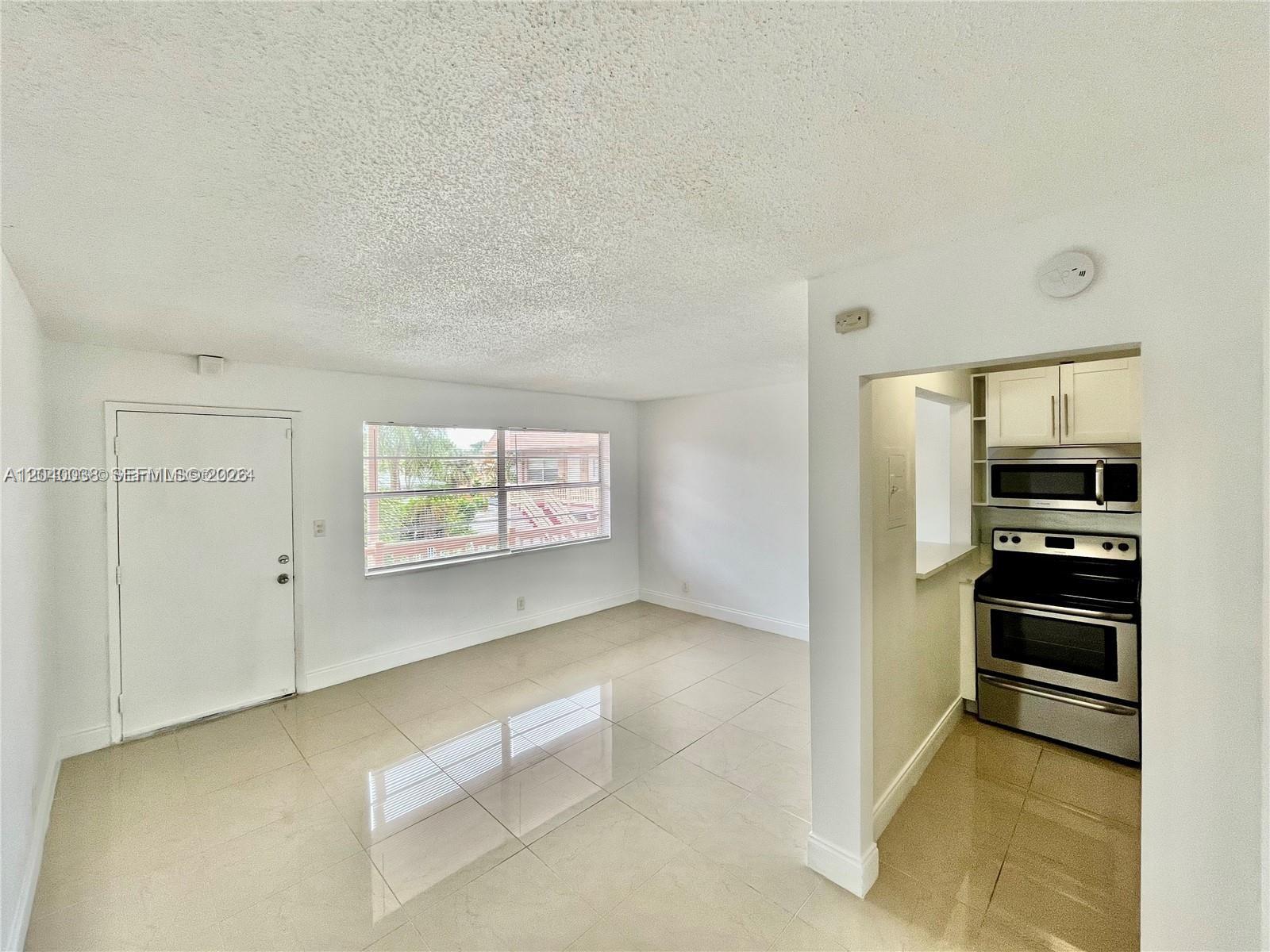 241 SE 9th Ave # 207, Pompano Beach FL 33060