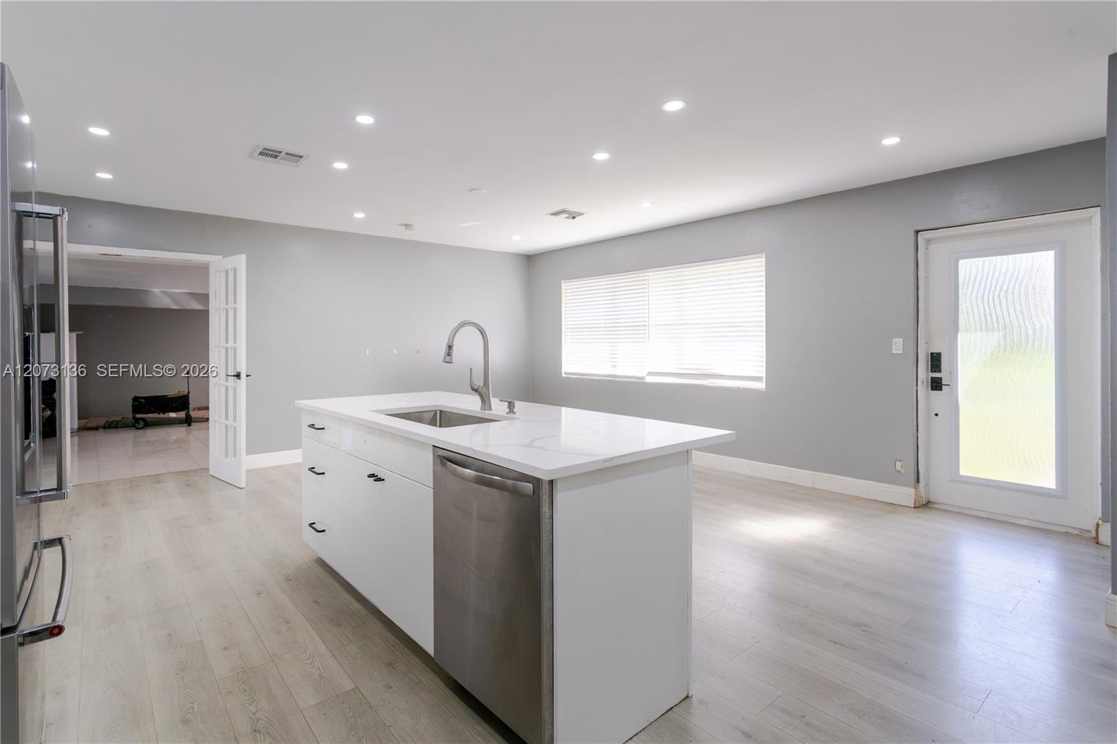 1725 NW 10th Ave — Photo 3