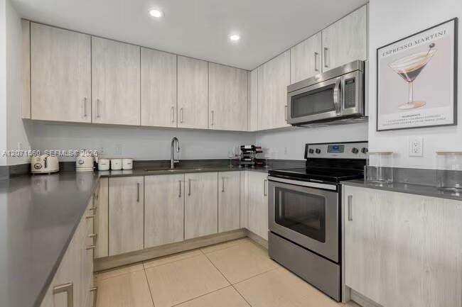 7525 E Treasure Dr # 410 View 1