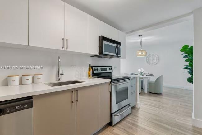 7525 E Treasure Dr # 410 View 13