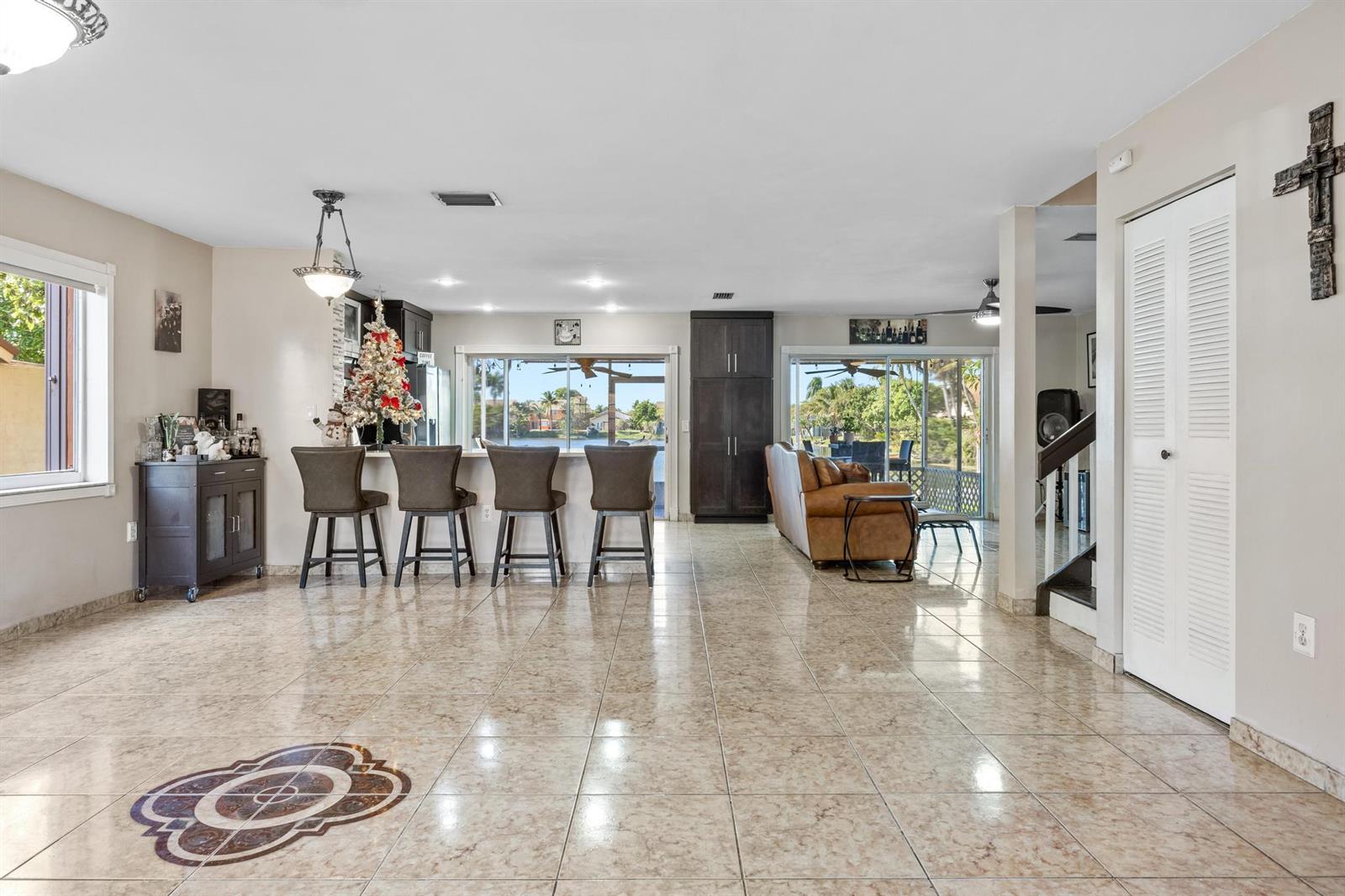 Dining/Kitchen